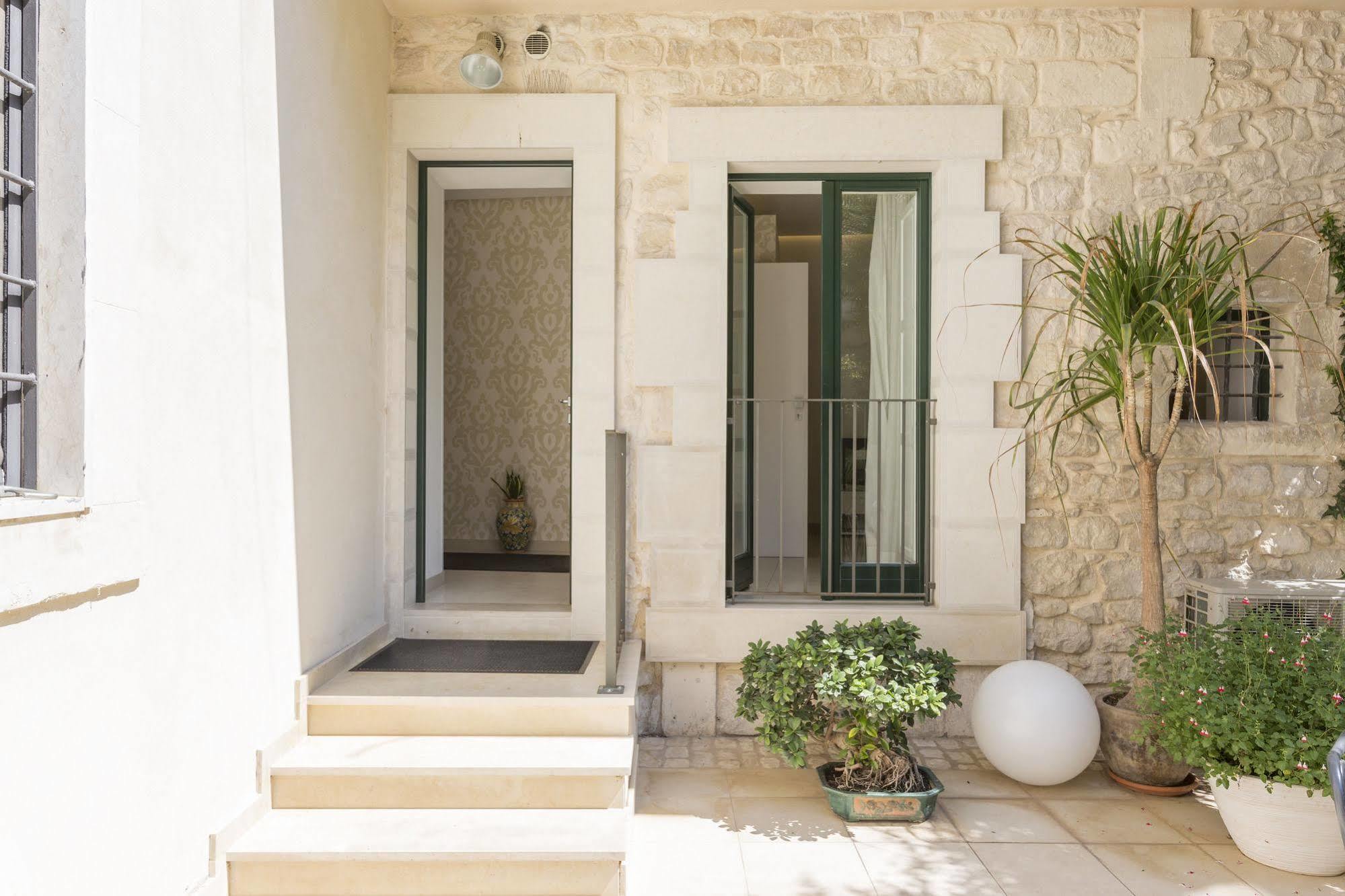 Hotel Novecento Scicli Exterior photo