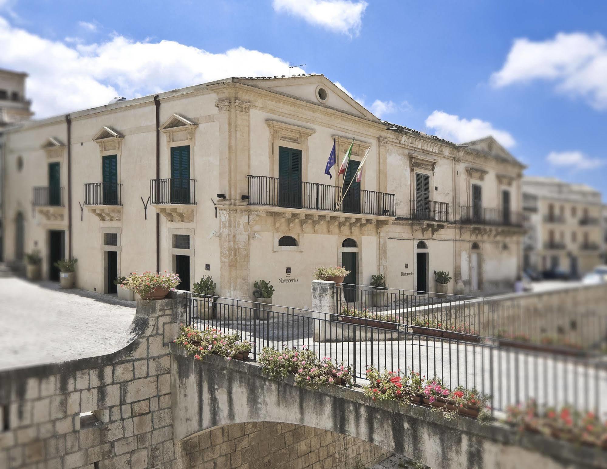 Hotel Novecento Scicli Exterior photo